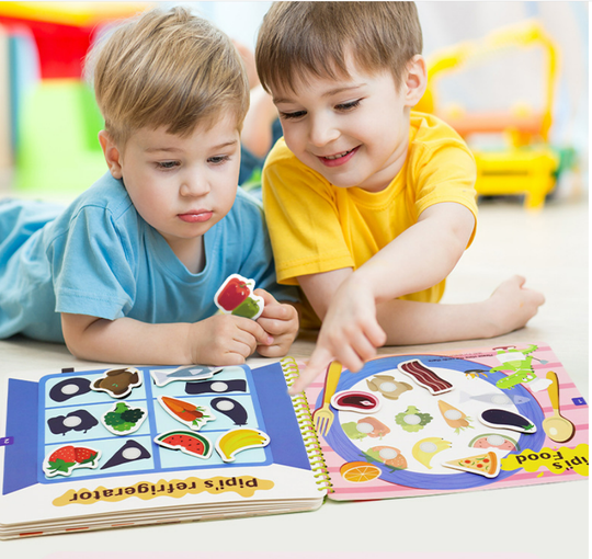 Montessori-Beschäftigungsbuch  für Kinder zur Entwicklung von Lernfähigkeiten